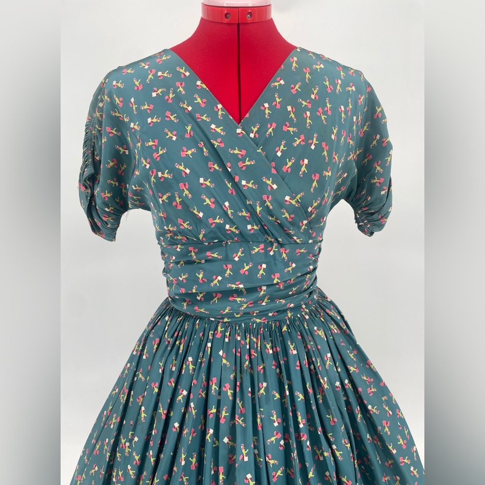 1950s Chic Debs Muted Blue Novelty Print Fit & Flare Dress - Picture 6 of 17